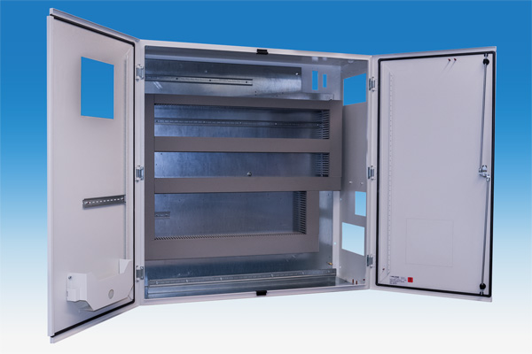 Schaltschrank-Gehaeuse-nach-UL-Norm-9432897-offen