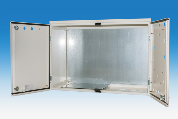 Schaltschrankloesung-Industrie-9437028-offen-1