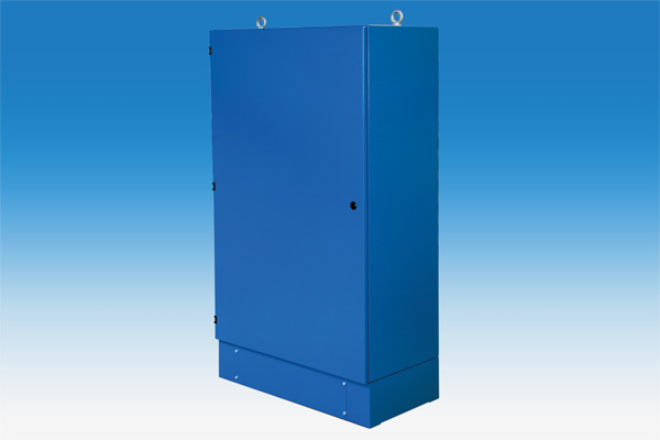 Standschrank-mit-Sockel-und-Montageplatte-9435064-geschlossen