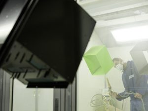 Pulverbeschichtung-Sonderfarben-seperate-Kabine